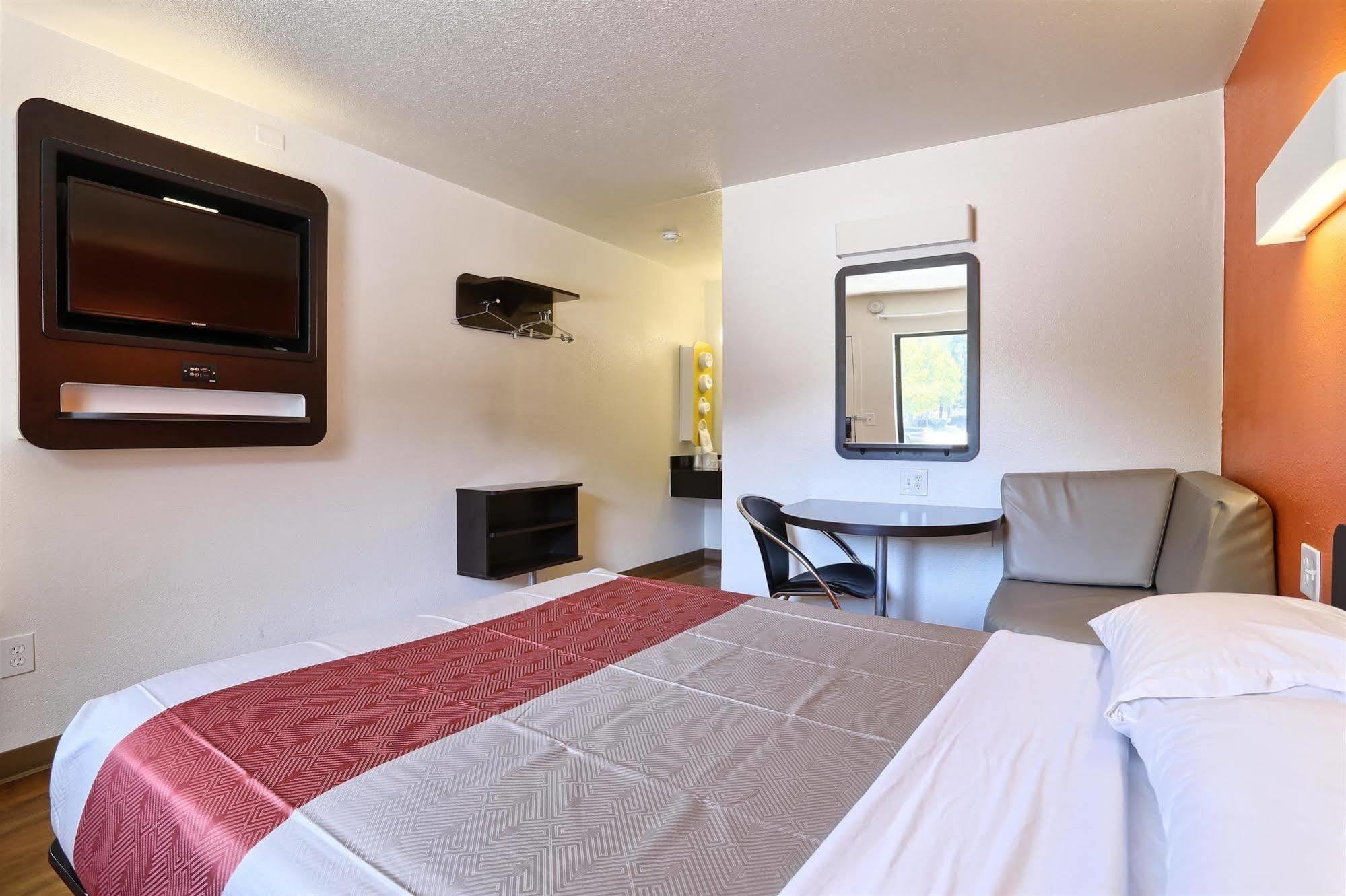Park Inn By Radisson Walnut Creek Exterior photo
